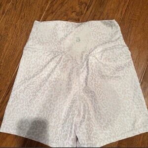 BuffBunny High-Waist Leopard Print Bike Shorts - Pale Pink